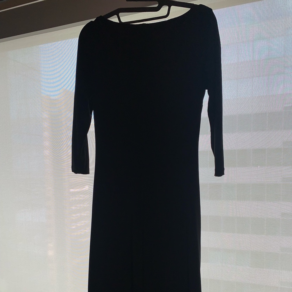 Ralph Lauren Fitted little black dress. In excellent condition size 4
